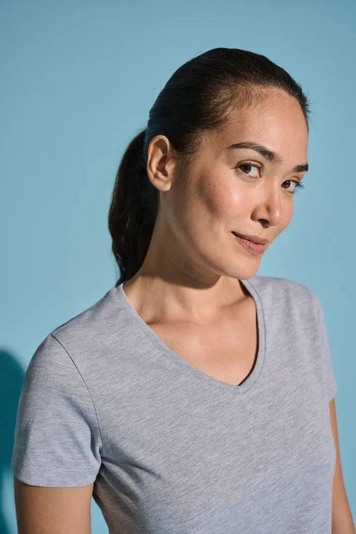 T-shirt écoresponsable col V antibactérien femme 12